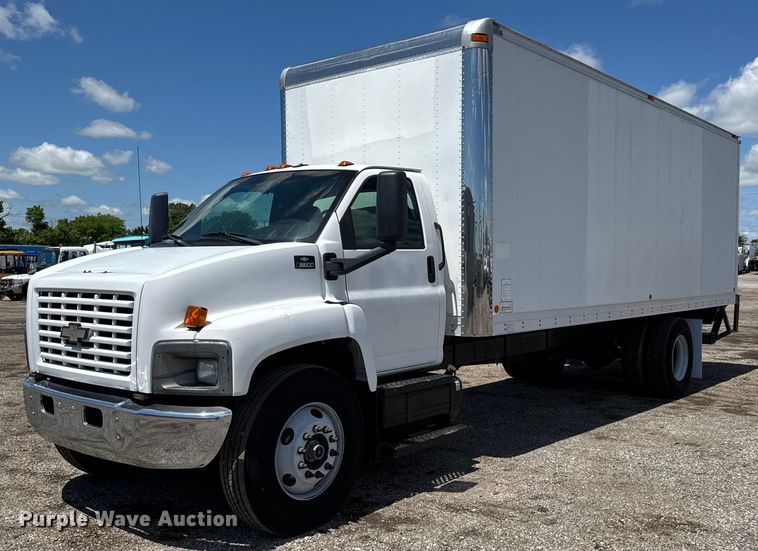 2009 Chevrolet C6500 Box Truck 13'6"